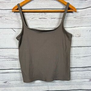 VUORI Women’s Crop Top ribbed fits like M-L see measurements